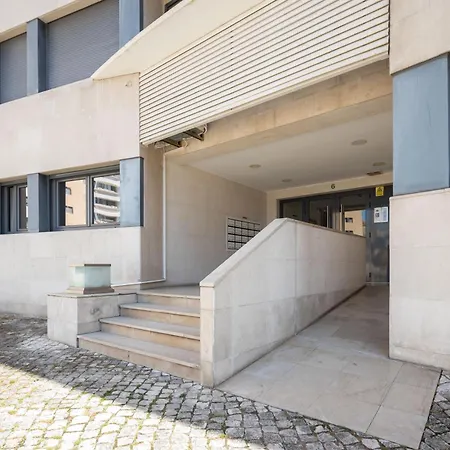 Relax Pool - Free Parking Garage Лісабон