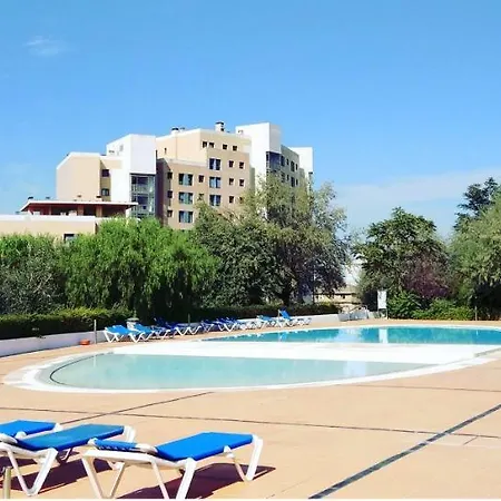 Relax Pool - Free Parking Garage